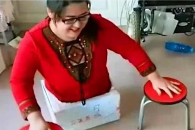 无腿|还记得感动全国的“无腿妈妈”吗?不畏艰难生下双胞胎,如今怎样