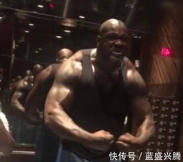 肌肉照|300斤奥尼尔只有肥肉看看他的肌肉照,八块腹肌如巧克力!