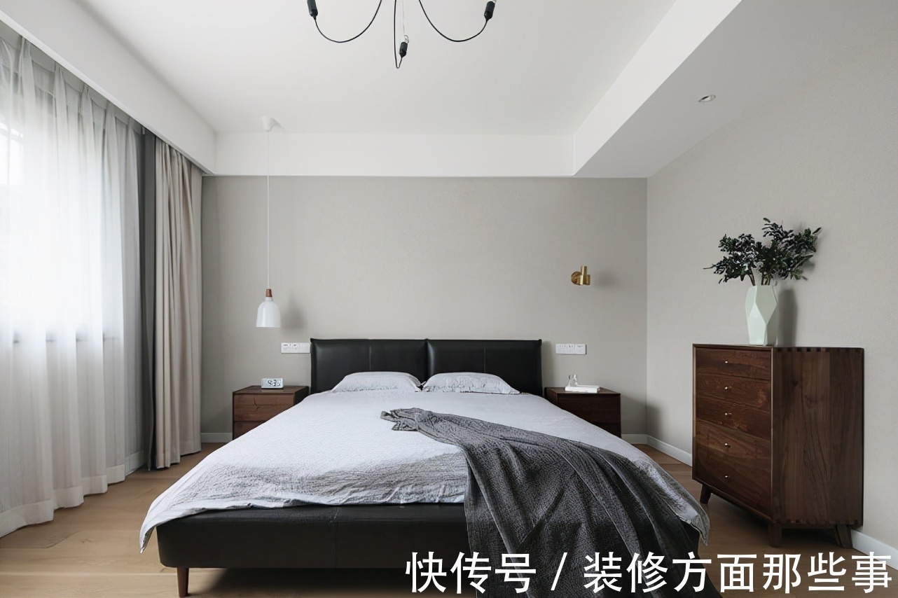 玄关|124三居室蓝灰配穿插原木色+灰,空间便显得典雅浪漫