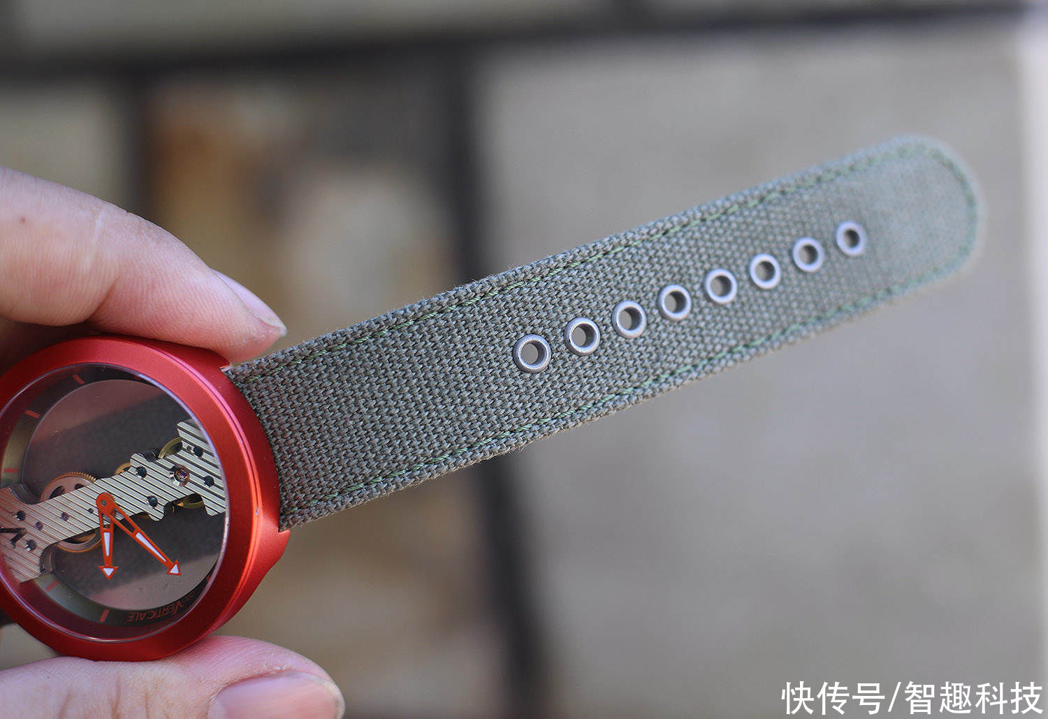 潮人必备机械表！垂直结构的atto机械V腕表体验