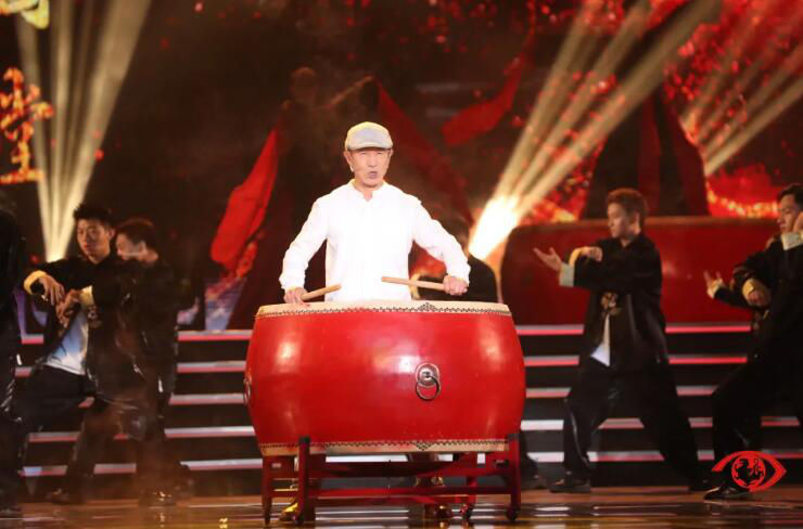 青春|大影節燃情“青春之夜” 徐帆劉浩存淚灑舞臺