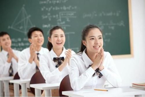 学校要求男女生统一发型，标准发型引争议，女生：“太丑了”