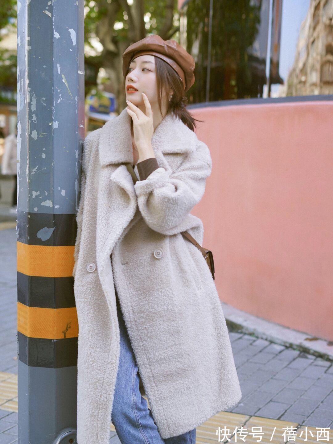 纯白色|冬天穿啥保暖又时髦?有这5款“羊羔毛外套”就够了,全身暖洋洋