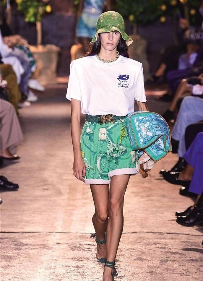 时髦|“全副美装”时髦向着阳光沙滩