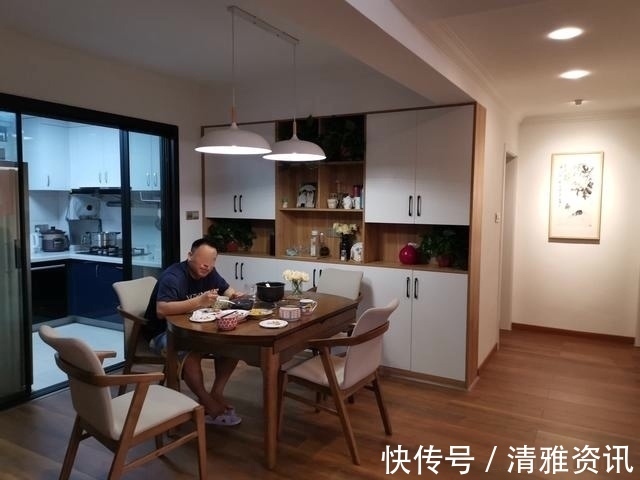 电视背景墙|一家三口终于幸福入住,电视墙非常实用,再多东西都能装,晒晒