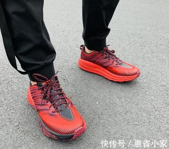 越野 越野潮搭两不误,Hoka飞速羚羊4测评!