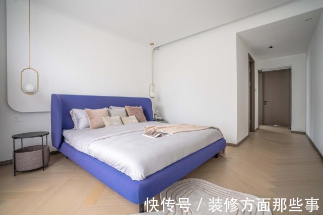 卡通|200㎡的海景大平层,同一空间中,兼具沉稳大气、时尚跳跃