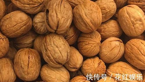 补脑|核桃什么时间吃“最补脑”很多人都在“瞎吃”，你吃对了吗