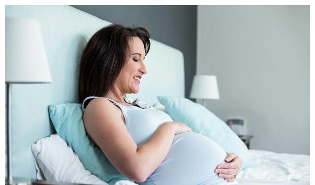 老公|老公陪我第一次产检后,都是男闺蜜陪我,生下孩子我说:民政局见