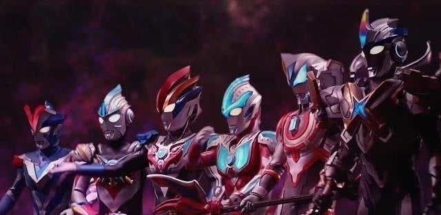 奥特曼为啥总是在最后放大招?以前不懂现在懂了:你会起手王炸?