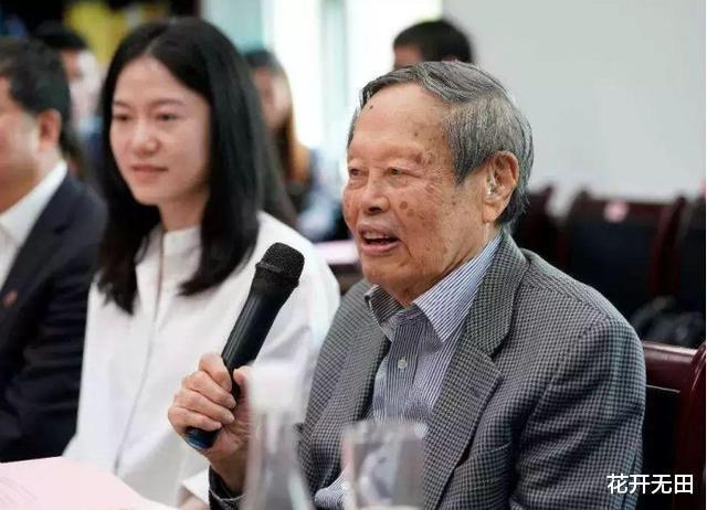 杜聿明!杨振宁有多伟大看98年清华开出的年薪,便可以窥见一二
