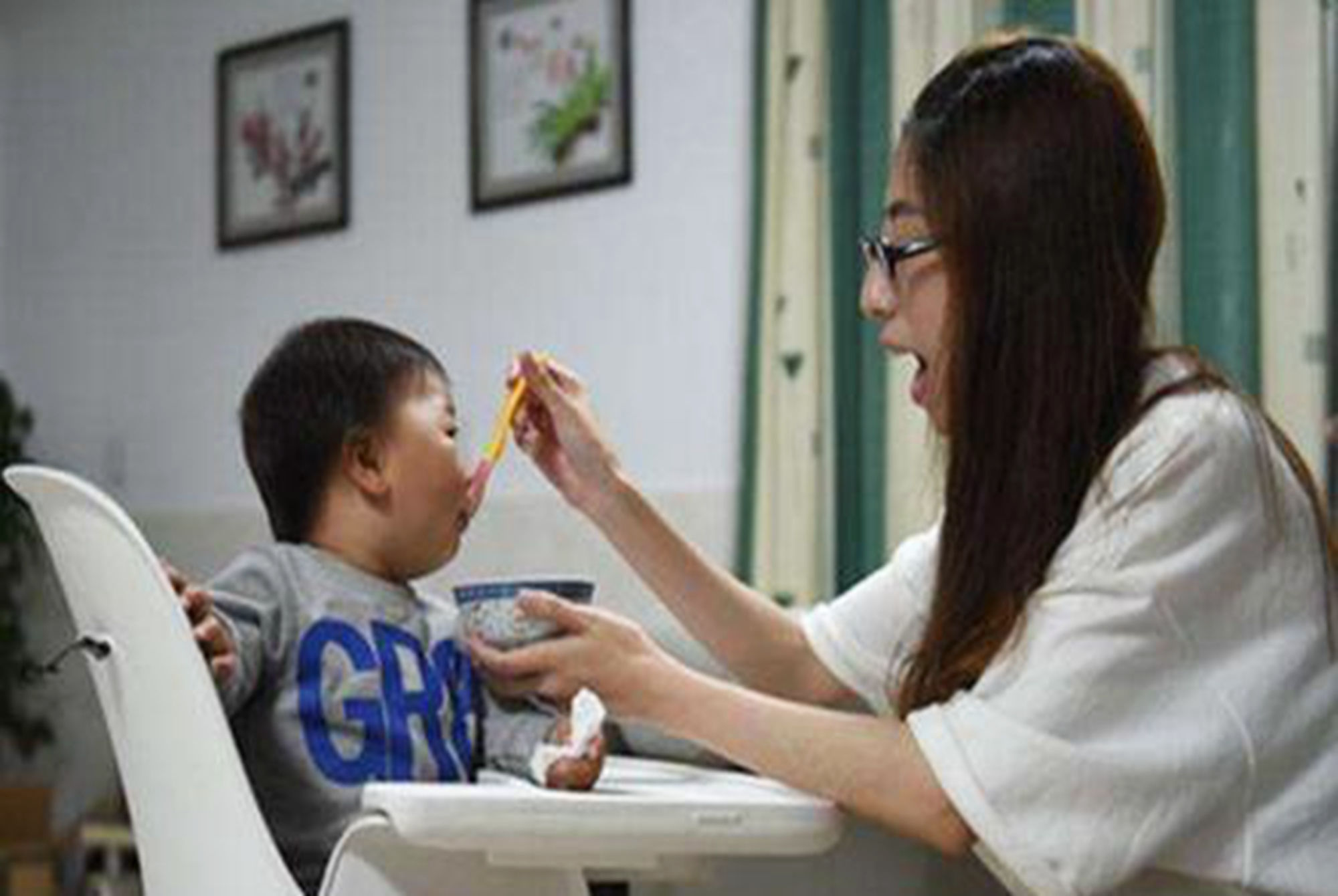 孩子|问“孩子不吃饭咋办”,答“饿Ta一顿就好了”,无知父母坑了娃