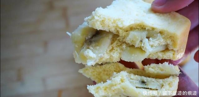 香蕉不要直接吃,加1碗玉米面,粗粮细做,比买的面包好吃