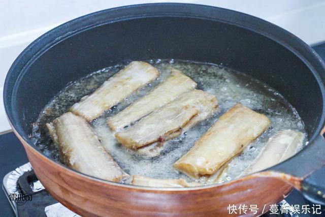 带鱼直接煎大错特错,太腥了,多加1步,不腥不散还不粘锅