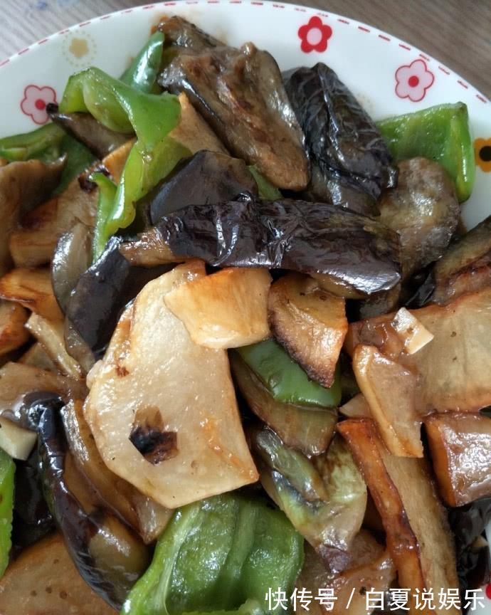 每月给婆婆交500元,一日三餐婆婆全管,你们看看这伙食值不值