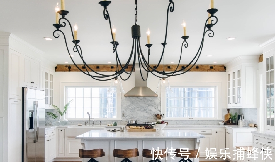 简约|丰富室内光源层次，达到良好的照明效果，整体也很时尚