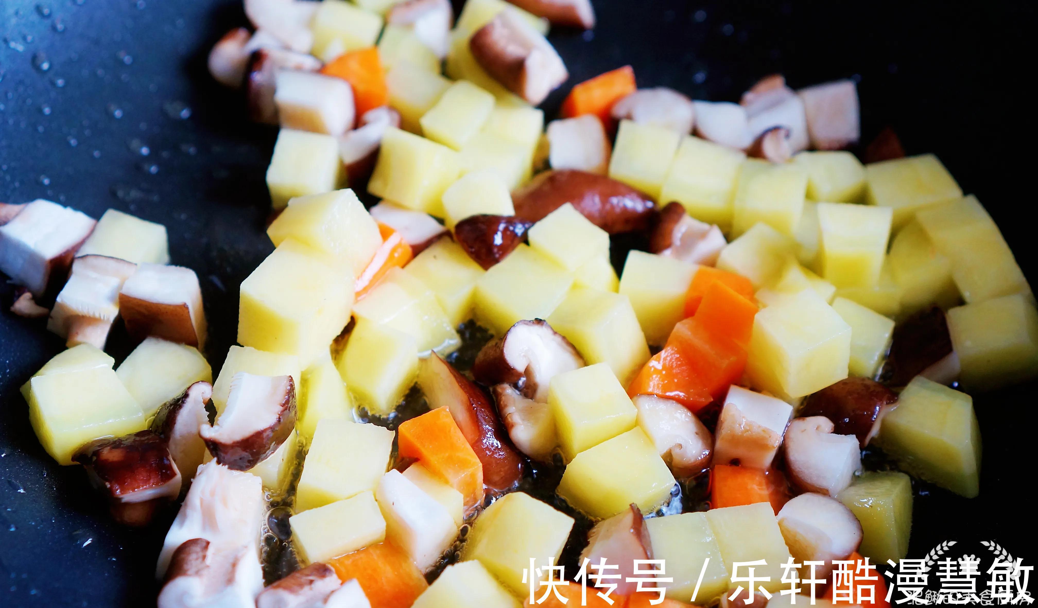 鸡腿|秋天贴秋膘，鸡腿肉的省事做法，饭菜一锅出，好吃又健康