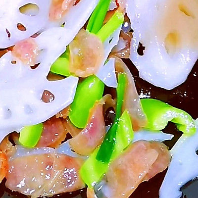 腊肠炒藕片