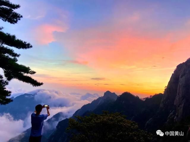 玉屏索道|到底几月来黄山风景区能看到最美的秋景?看完这篇攻略你就全明白了