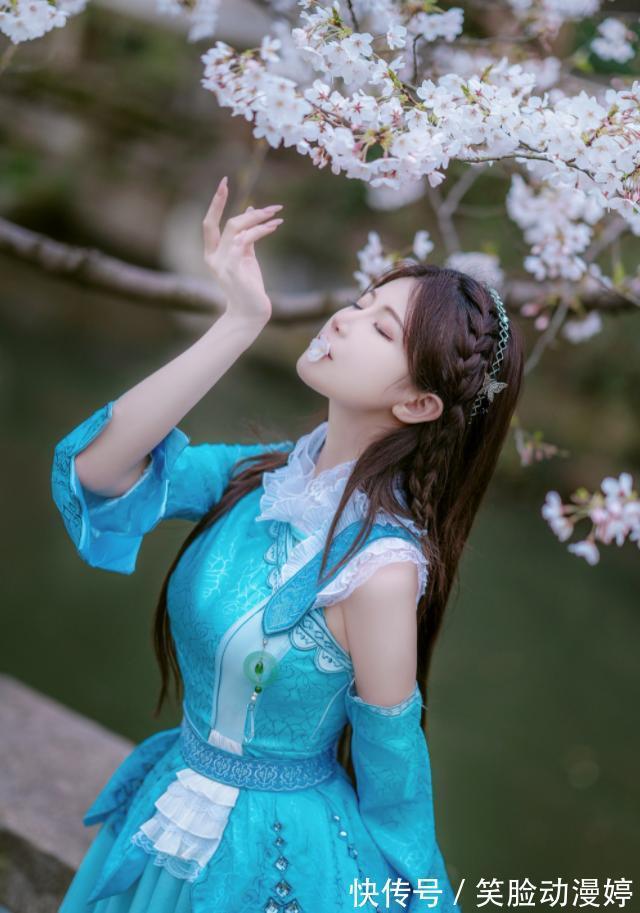 大魔王|斗罗大陆:一人COS四名角色,千仞雪性感傲娇,小舞清纯可人