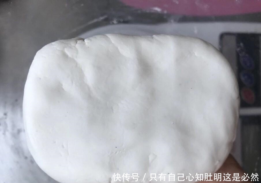 教你在家做“红糖糍粑”，女孩子在享受美食的同时，还能保养自己