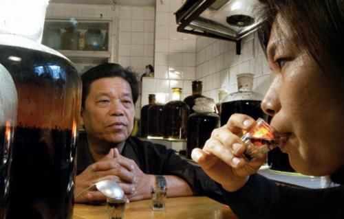 肝脏有毛病的人,若夜间发现以下反应,八成肝脏在慢慢“复苏”