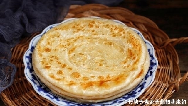 剂子|家常烙饼做法，外酥内软又筋道，比油条健康，学会可以出门摆摊了