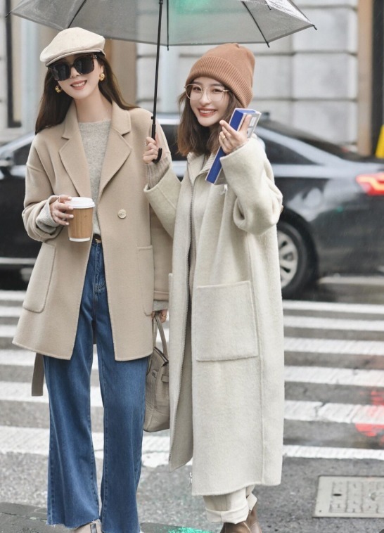 大衣|冬天了怎么穿?建议和姐妹安排上“闺蜜装”,出街回头率百分百!