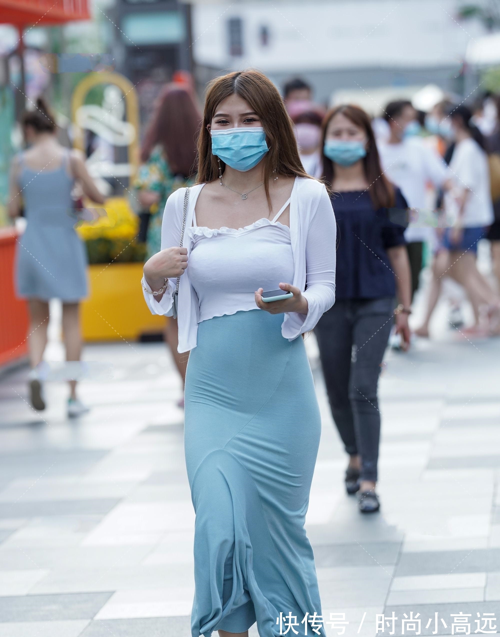 裙装|湖蓝色华丽鱼尾裙搭配洁白短上衣，清爽大气，时尚华丽