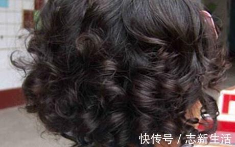 睡着|宝爸给2岁孩子烫发,本以为会被夸赞,却反被骂“无知”