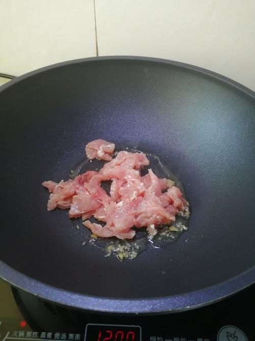 简简单单也不失美味~~木耳炒肉丝