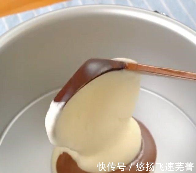 混合|颜值非常高的斑马纹酸奶蛋糕，吃起来非常柔软！