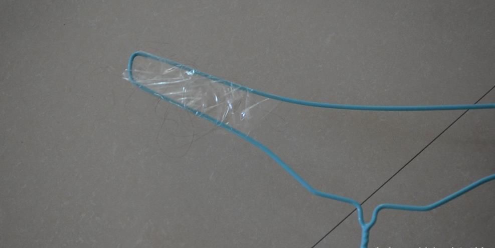 衣架上缠几圈胶带, 这个作用太厉害了, 解决了很多家庭的烦恼