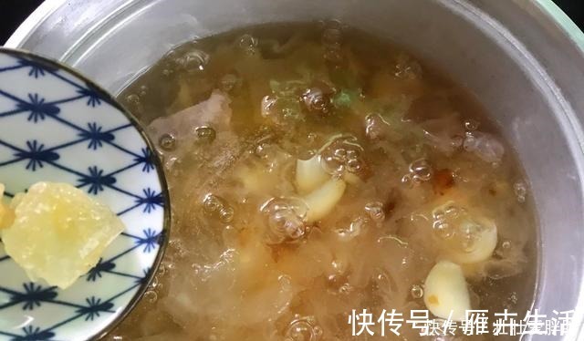 桃胶|夏天，女人要多喝这甜羹，三种食材一起炖，营养滋润，面膜都省了！