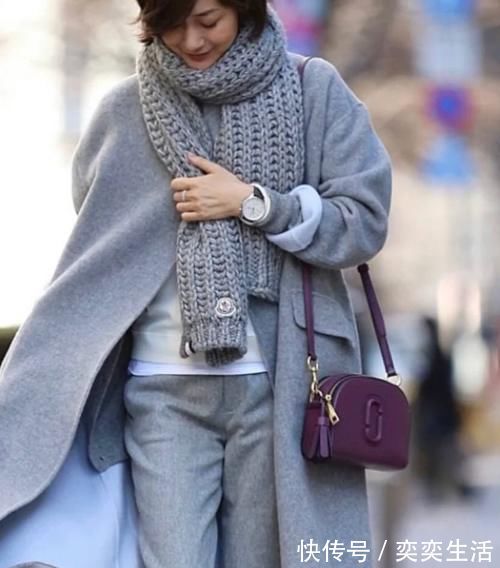 珍珠项链|讲真,穿灰色就服这些50+女人!她们的灰色穿搭,越看越有气质