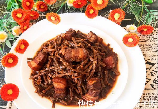 开胃|夏天,这蔬菜记得多囤点,做法特简单,解馋开胃,炖肉吃特别香。