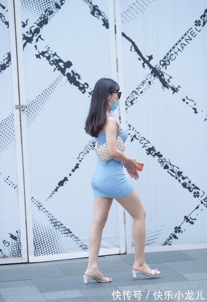 小姐姐|是谁说修身就等于显胖?看看小姐姐的穿搭,就知道不显胖了