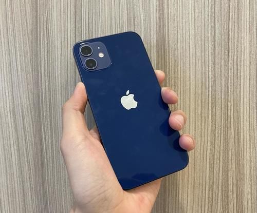 边框|她将iPhone6S换成iPhone12，用不到5分钟，手指被压成这样