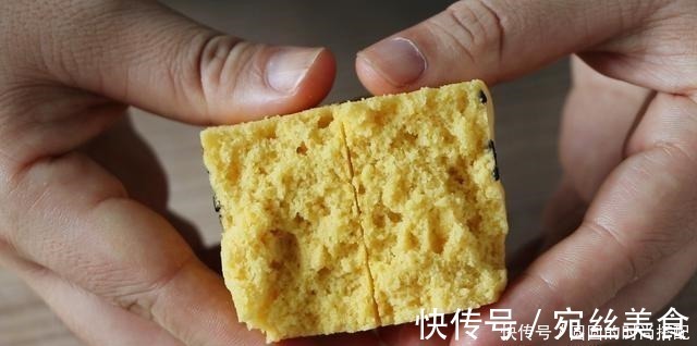 无油无糖的玉米面蛋糕,蒸锅就能做,低脂不怕胖,简单好吃不上火