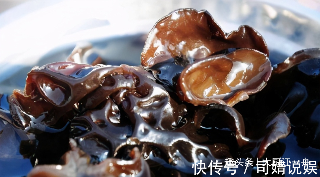 泡软|泡木耳时,直接加水就错了!厨师长教你一招,木耳3分钟就能泡软