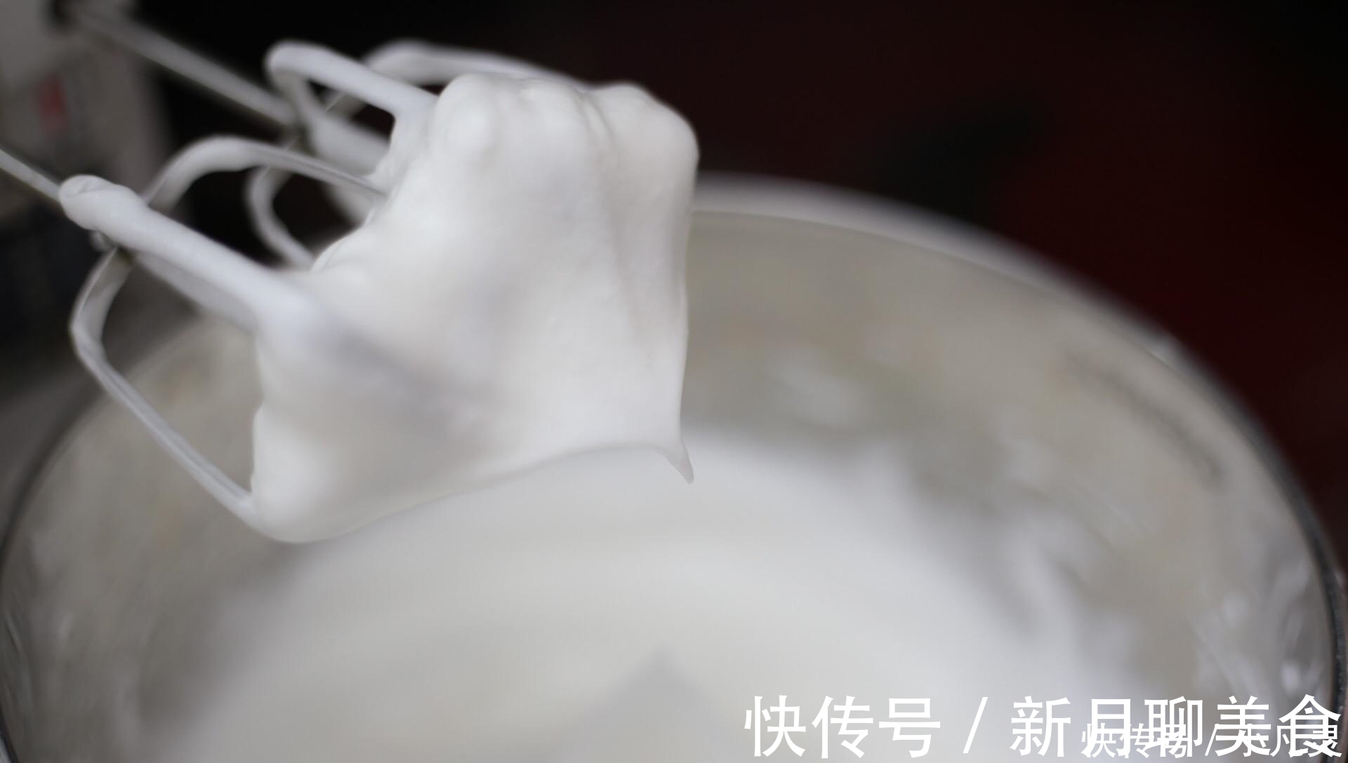 蛋糕不要再去外面买，4个鸡蛋半碗面粉，3分钟学会，比买的香多