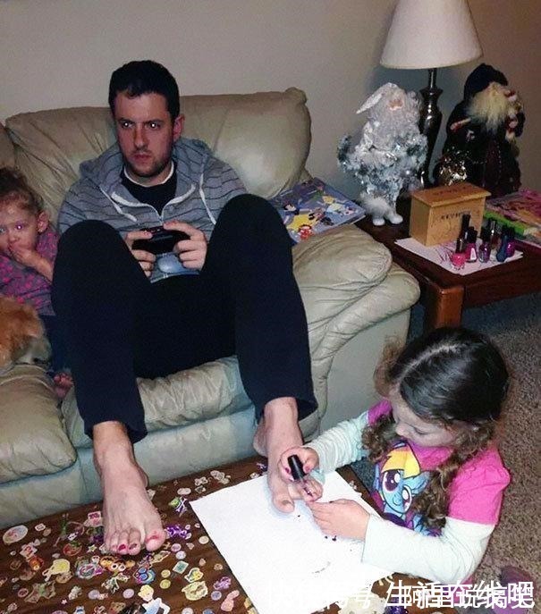 家庭教育|这些爸爸因为带娃而蹿红,爸爸带娃不仅有创意,还有很多好处!