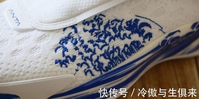 鞋盒 五百块双层碳板,带TPU的鞋垫,这双汤普森签名鞋不香吗!