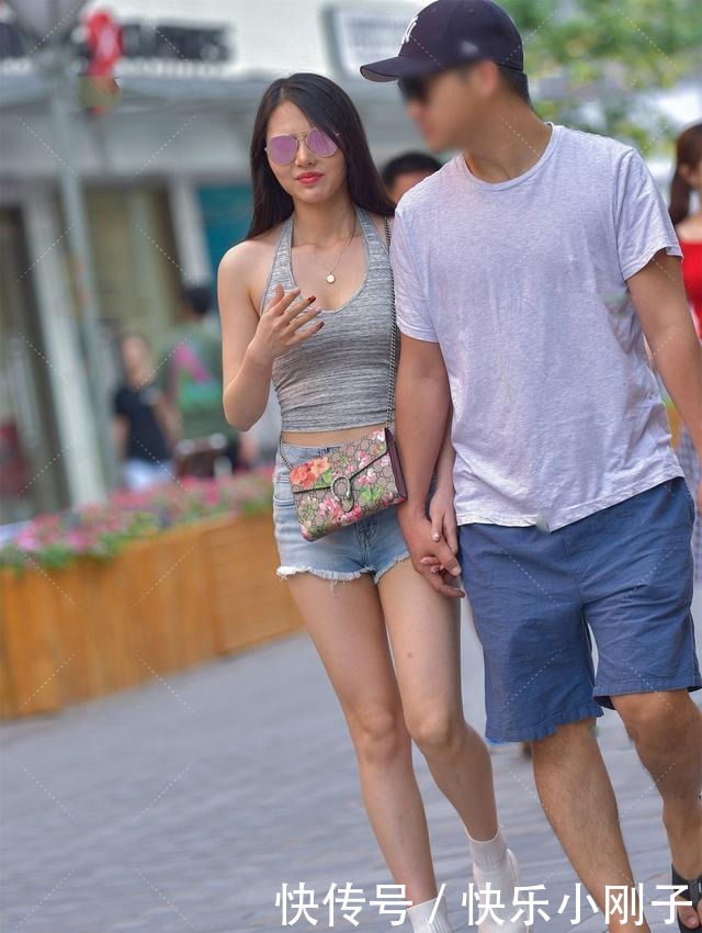 优雅|超时髦的打底裤穿搭，装扮才能显得优雅精致，走路带风