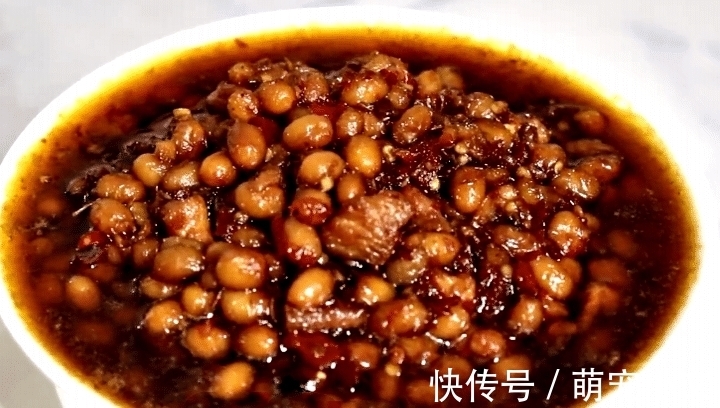 自己在家做黄豆酱，不放任何添加剂，酱香味浓郁，比买的还好吃