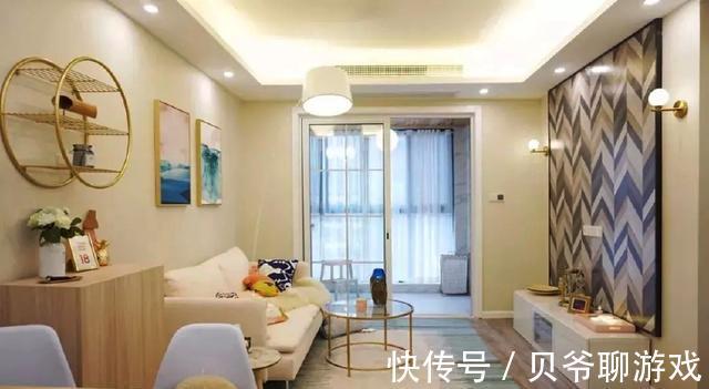 客厅|阳台客厅之间要不要装推拉门?我家做错,一个失误毁掉整个客厅!