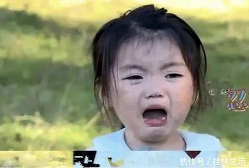 哭鼻子|从小爱哭的孩子和不爱哭的孩子,长大后差距明显,父母还别不信