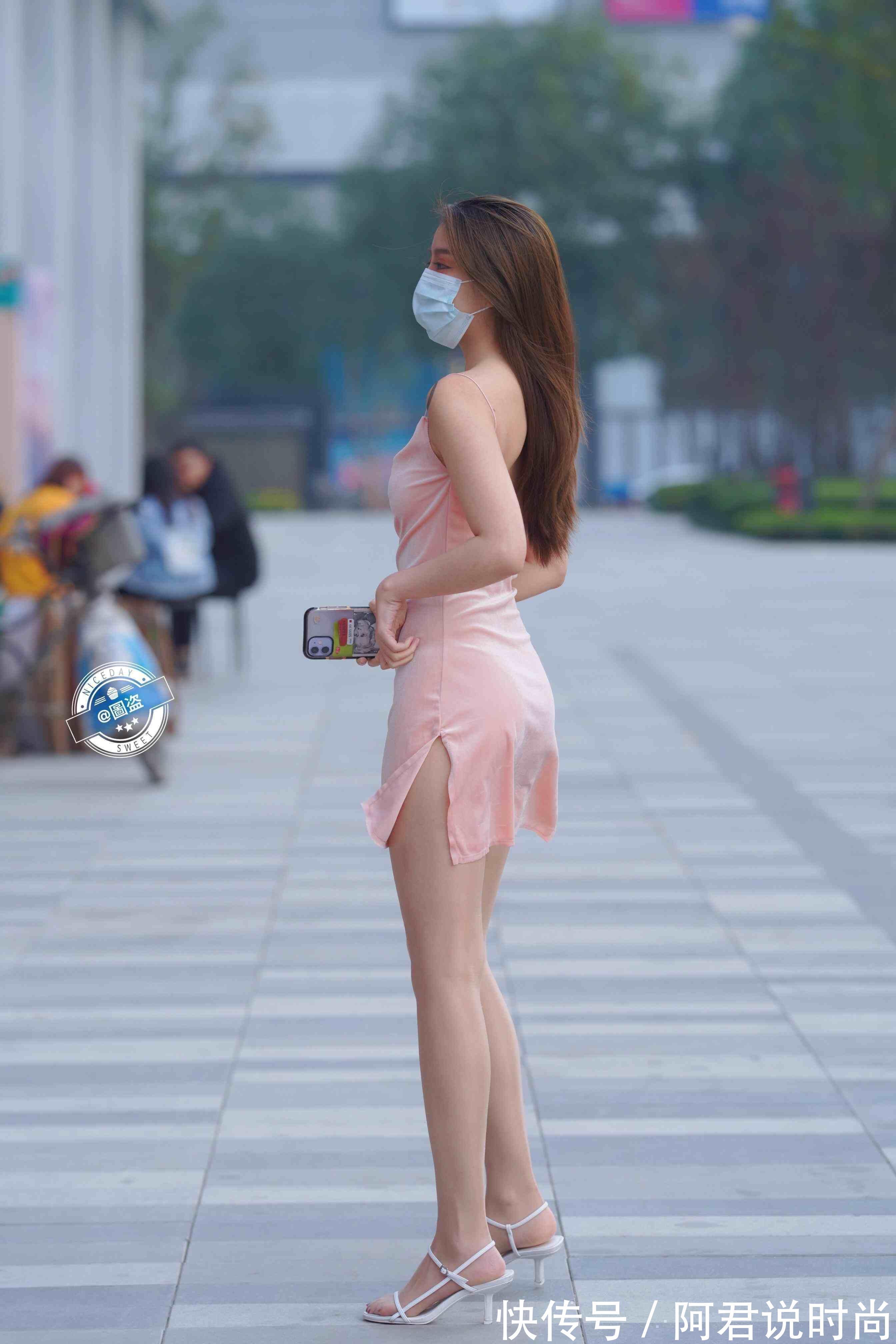格调|精致优雅的连衣裙穿搭展现时尚的格调,简约也是一种美,凸显优势