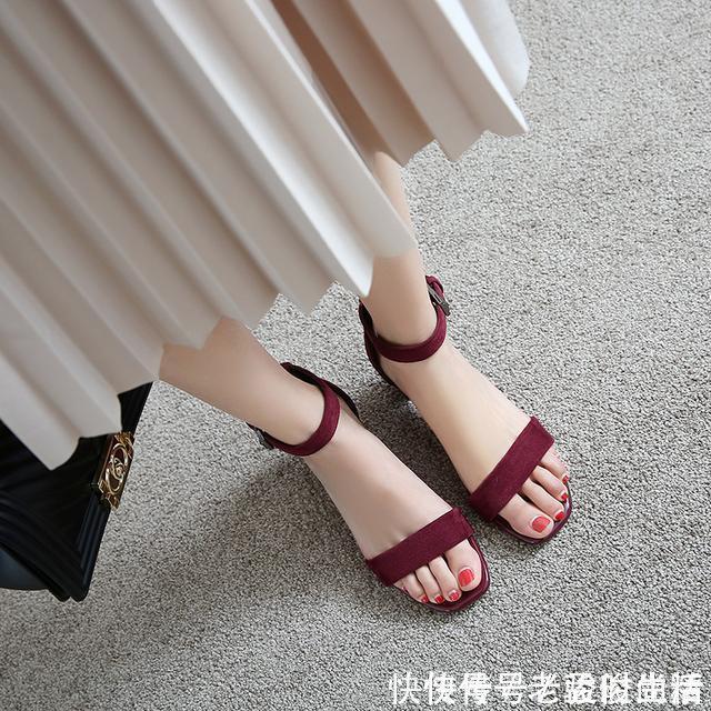 百搭 时尚优雅一字带凉鞋,穿出时髦女人味,还有蕾丝花边哦