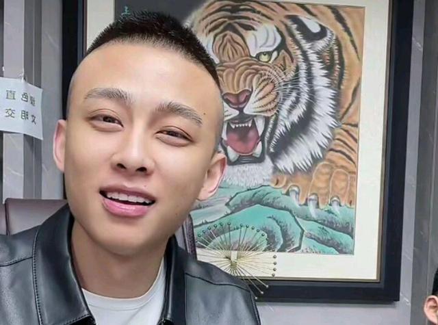 洋洋洋称他和天津李四都输了几千万，三兄弟中只有燕来洁身自好